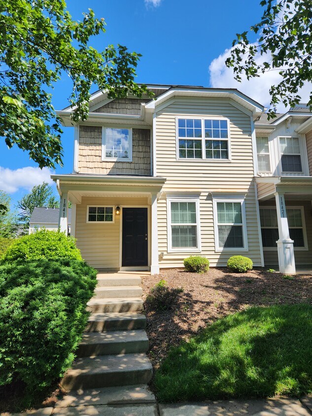 18417 Streamline Ct, Cornelius, NC 28031 Townhome Rentals in Cornelius NC