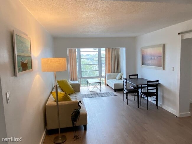 Building Photo - 2 br, 2 bath Condo - 100 Waverly way 403 U...