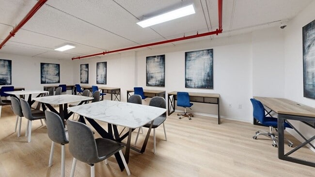 Interior Photo - Riverwalk 803