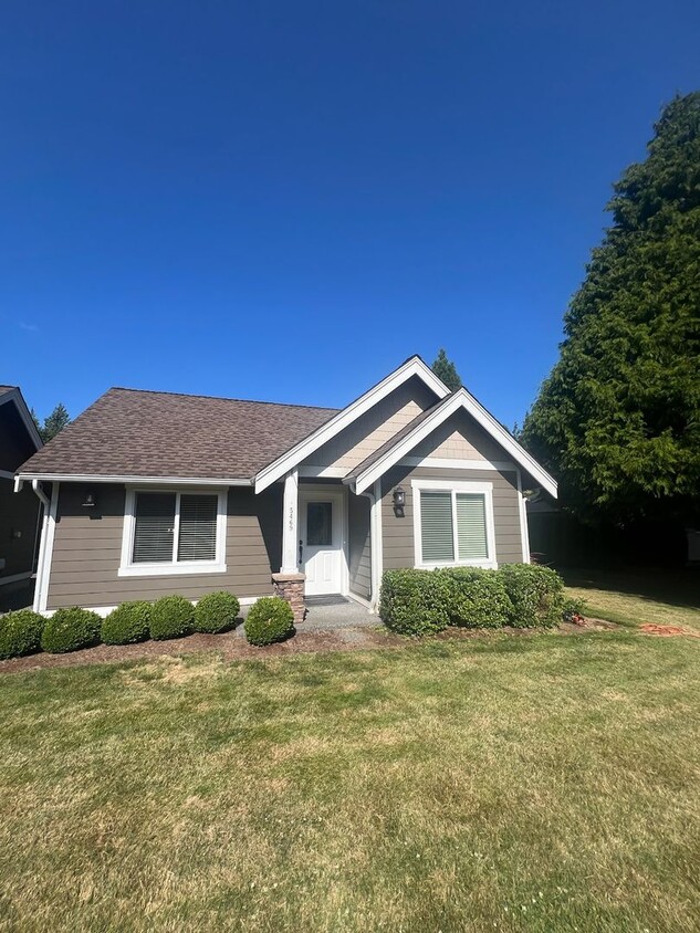 Primary Photo - Beautiful and Well Maintained 1 Bedroom in...