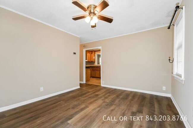 Foto del edificio - 6088 Bears Bluff Rd