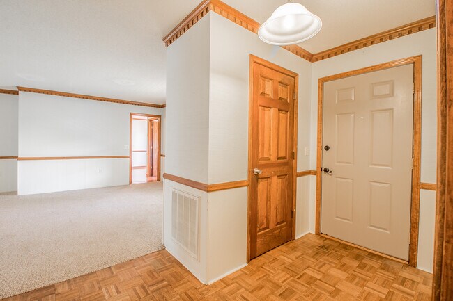 Building Photo - 102 Ticonderoga Dr