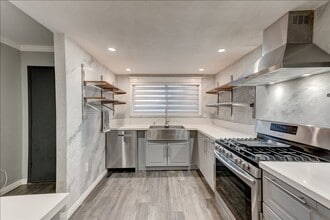 Building Photo - 7765 Saranac Pl