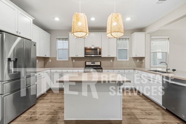 Building Photo - 3255 Pitkin Way