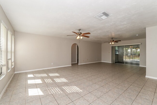 Foto del edificio - 1705 SE 8th Terrace