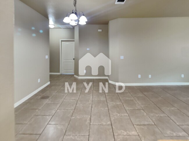 Building Photo - 3050 Pine Valley Dr