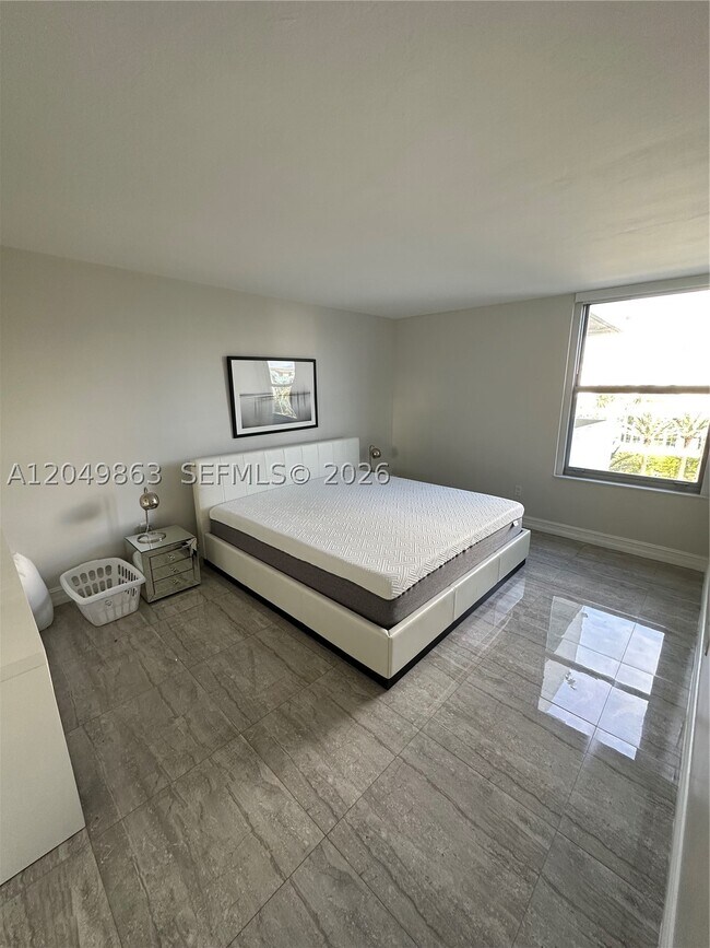 Foto del edificio - 2899 Collins Ave