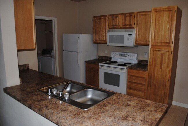 Building Photo - 501 Gibson Dr