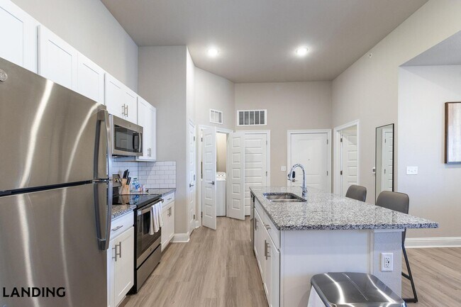 Foto del edificio - 301 E Redstone Ave