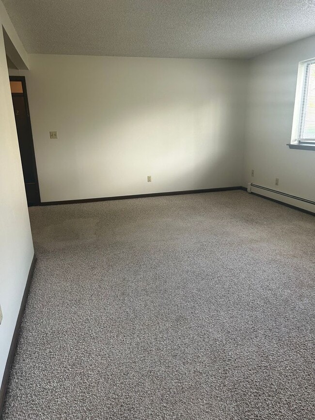 Foto del edificio - 3455 E Court St