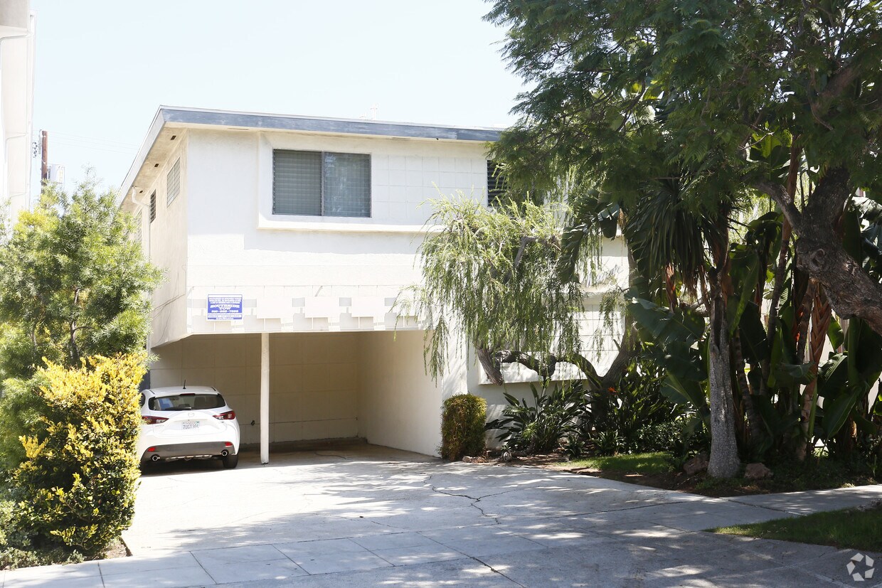 Primary Photo - 3636 Mentone Ave