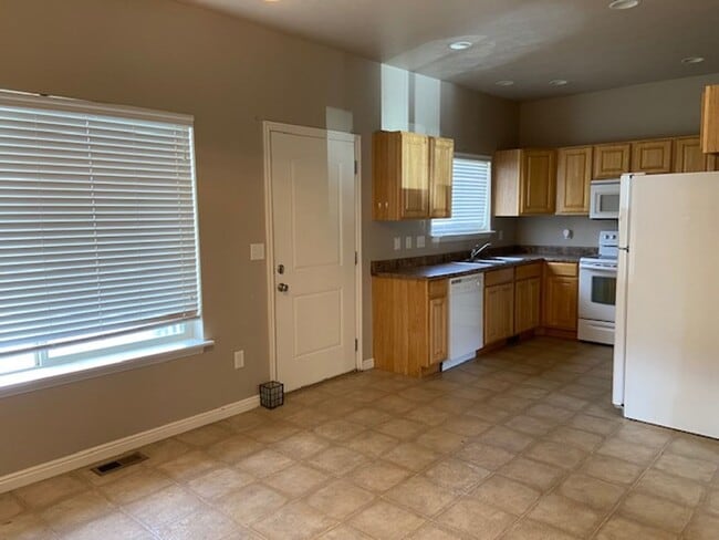 Building Photo - West Park #10