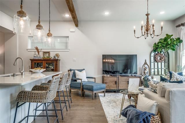 Foto del edificio - 7860 Minglewood Ln