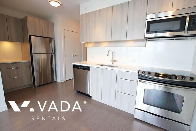 Photo du bâtiment - Evolve Tower 1 BR APT Rental 2501-13308 Central Ave Surrey: VADA