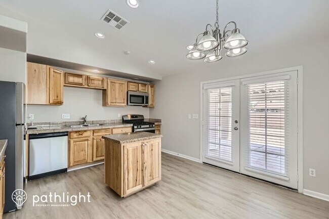 Building Photo - 5315 W Mauna Loa Ln