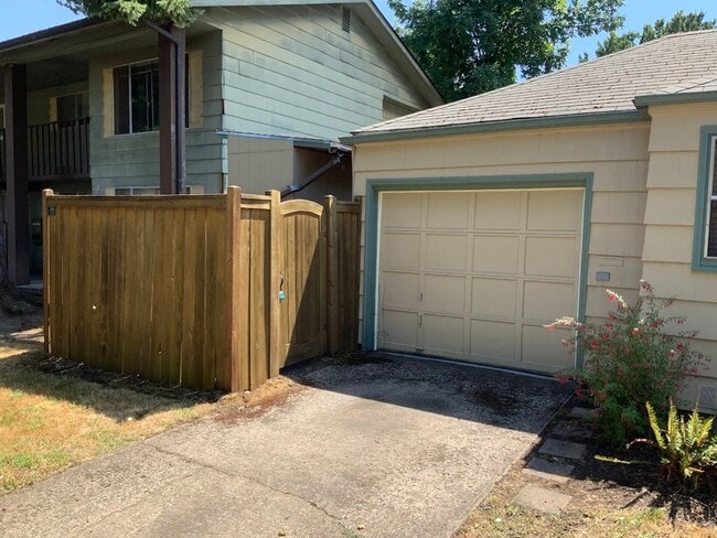 Photo - Terrific 2 Bedroom Bungalow in Jefferson W... House