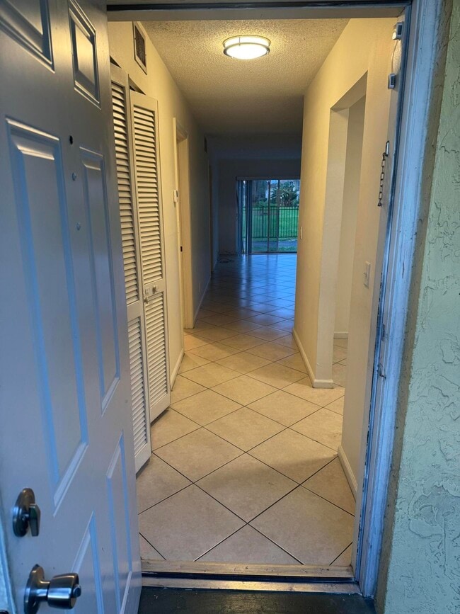 Building Photo - 9949 Sandalfoot Blvd
