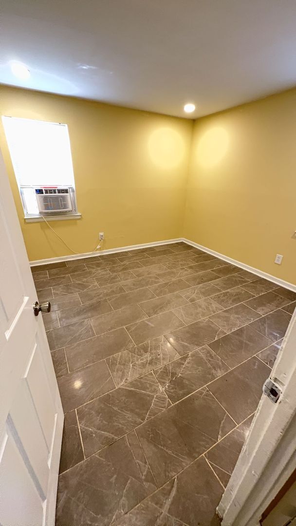 Building Photo - Cute Duplex in Prospect Park