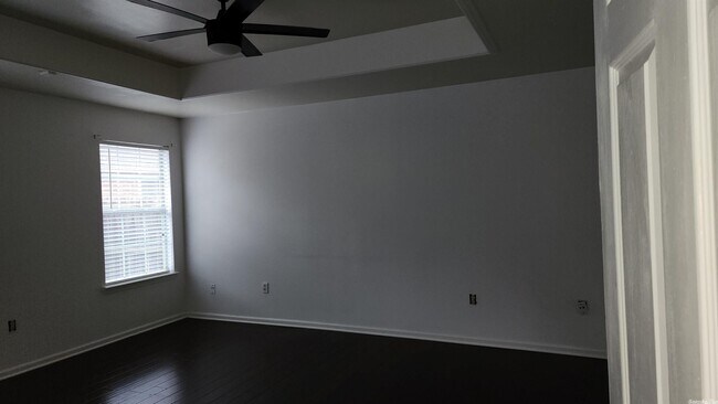 Building Photo - 4 Summer Ridge Ct