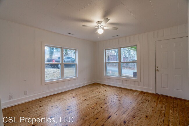 Building Photo - 2 br, 1 bath House - 415 S Church St