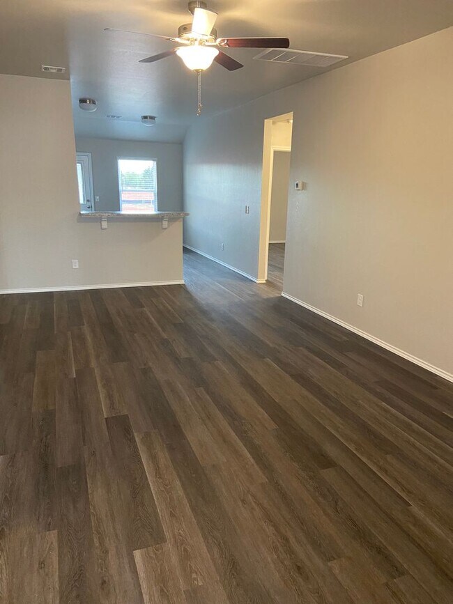 Foto del edificio - *Move-In Special*    Four Bedroom | Two Ba...