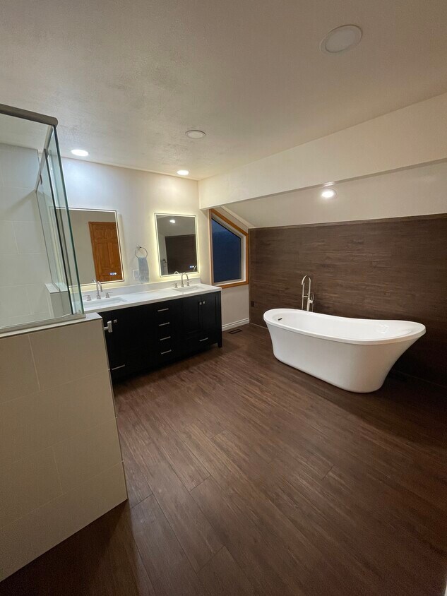 Primary Photo - 2530 Maylen Cir