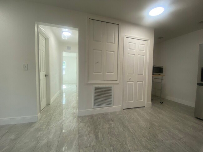 Foto del edificio - 1501 Loring St