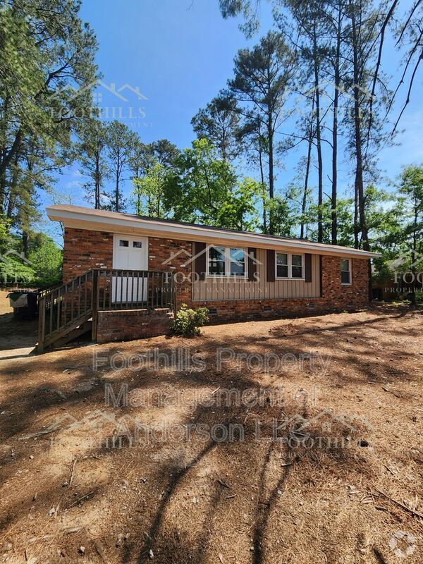 Building Photo - 619 Fairmont Rd