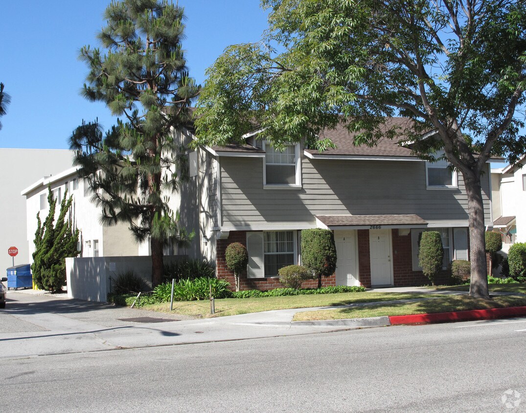 Primary Photo - 2666-2730 W 235th St