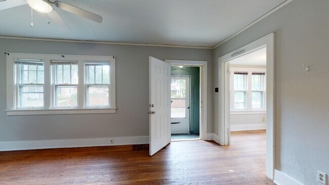 Foto del edificio - AVAILABLE 08/15/24! 2308 Donald Street