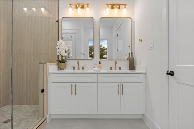 Foto del edificio - 717 Janisch Rd