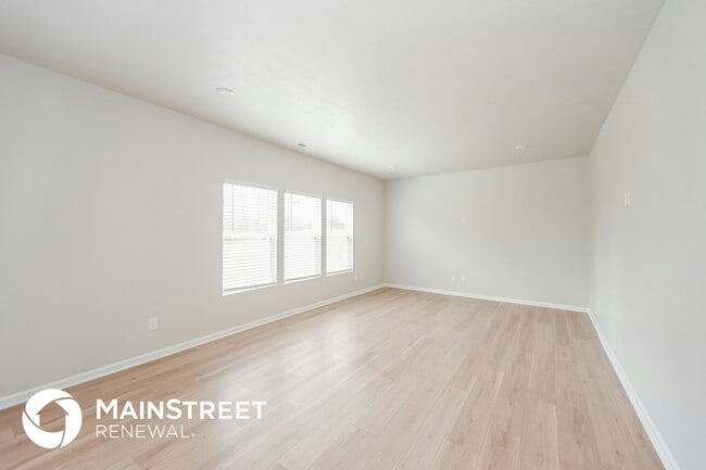 Building Photo - 17924 Cloverfield Wy