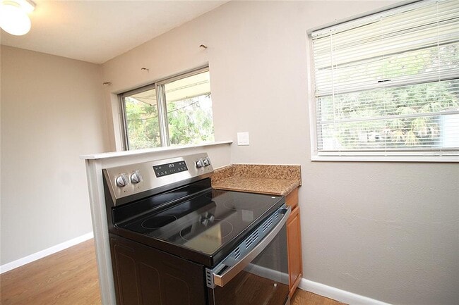 Building Photo - 1126 10th St