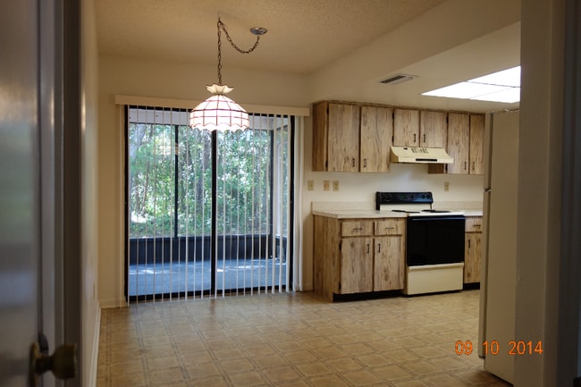 Foto del edificio - 1275 Malone Ave