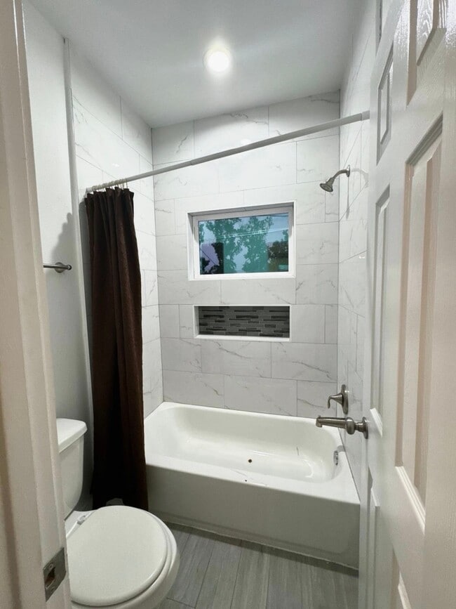 Foto del edificio - 8305 Prairie View Dr