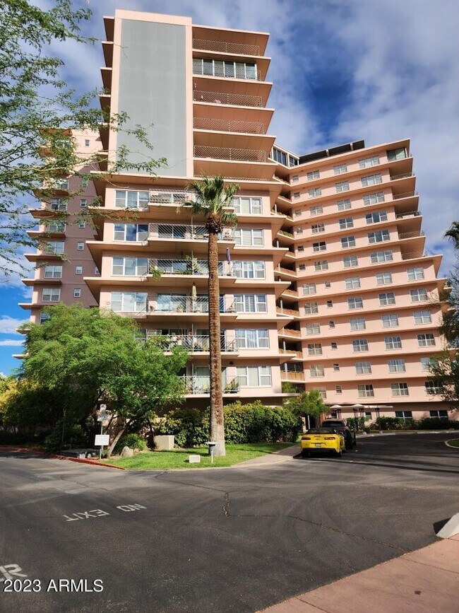 Foto del edificio - 2201 N Central Ave