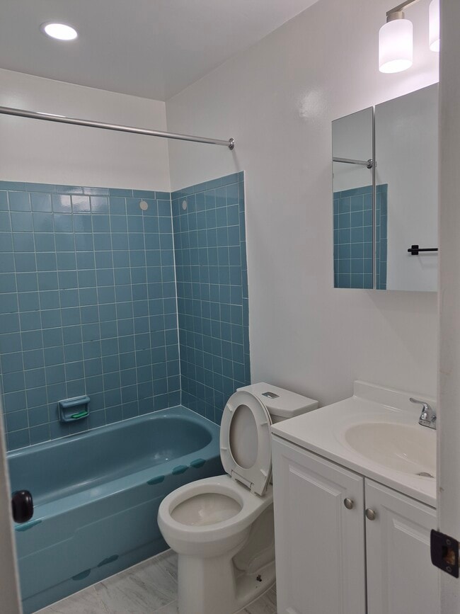 Building Photo - 8408 Snowden Loop Ct