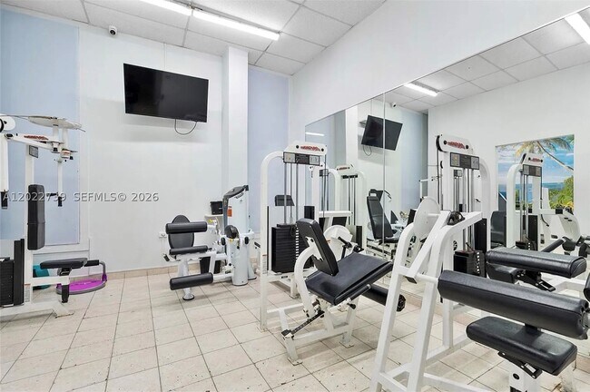 Foto del edificio - 6039 Collins Ave