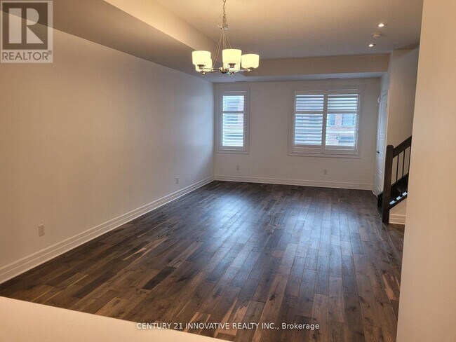 Photo du bâtiment - 70 Plains Rd W
