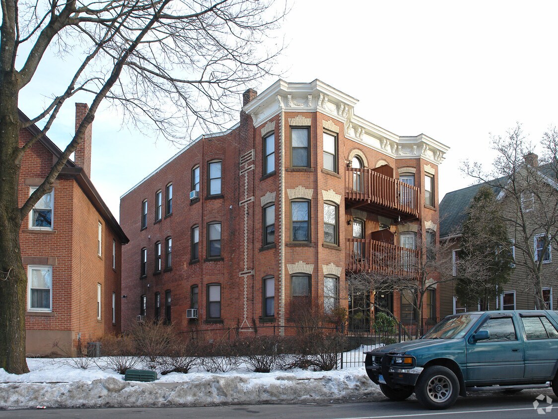 Primary Photo - 288-290 Maple Ave