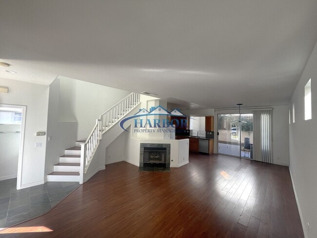 Building Photo - For Lease: 3 Bed, 2.5 Bath in Gated Parksi...