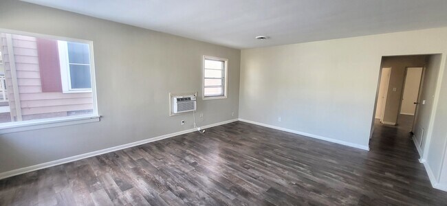 Foto del edificio - 1127 Pemberton Dr