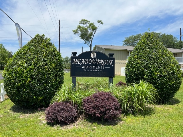 Foto principal - Meadowbrook Apartments