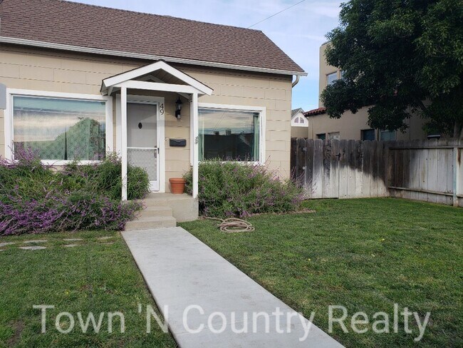 Building Photo - Charming 3 BR 1 BA On Large Lot!