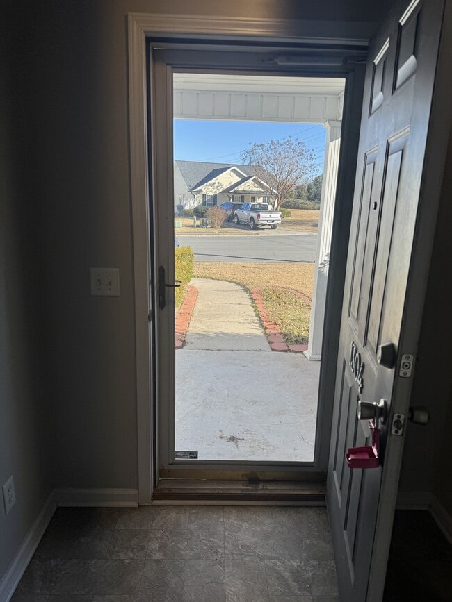 Photo - 1304 Wyngate Dr House