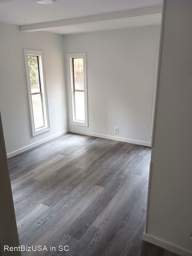 Foto del edificio - 2 br, 1 bath House - 1572 Riverside Rd