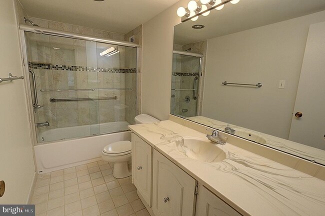 Foto del edificio - 5225 Pooks Hill Rd