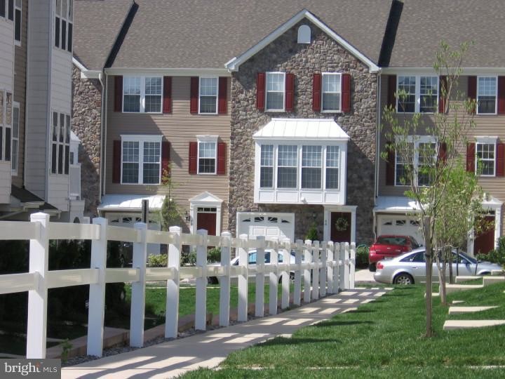 Primary Photo - 22 River Ln