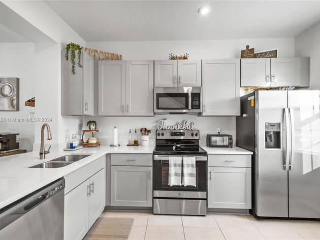 Photo - 6220 Fairmont Ln Townhome