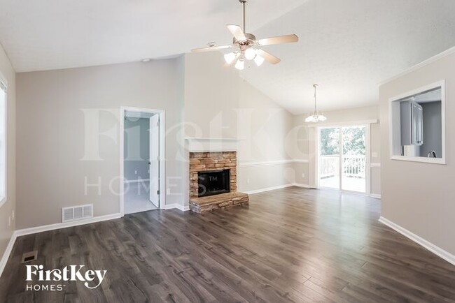 Foto del edificio - 273 Fairview Oak Pl